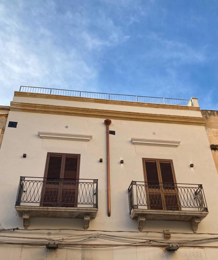 Casa Vacanze Al Trenta3 Марсала Екстер'єр фото